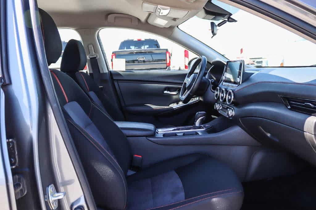 Used 2025 Nissan Sentra SR FWD image 15