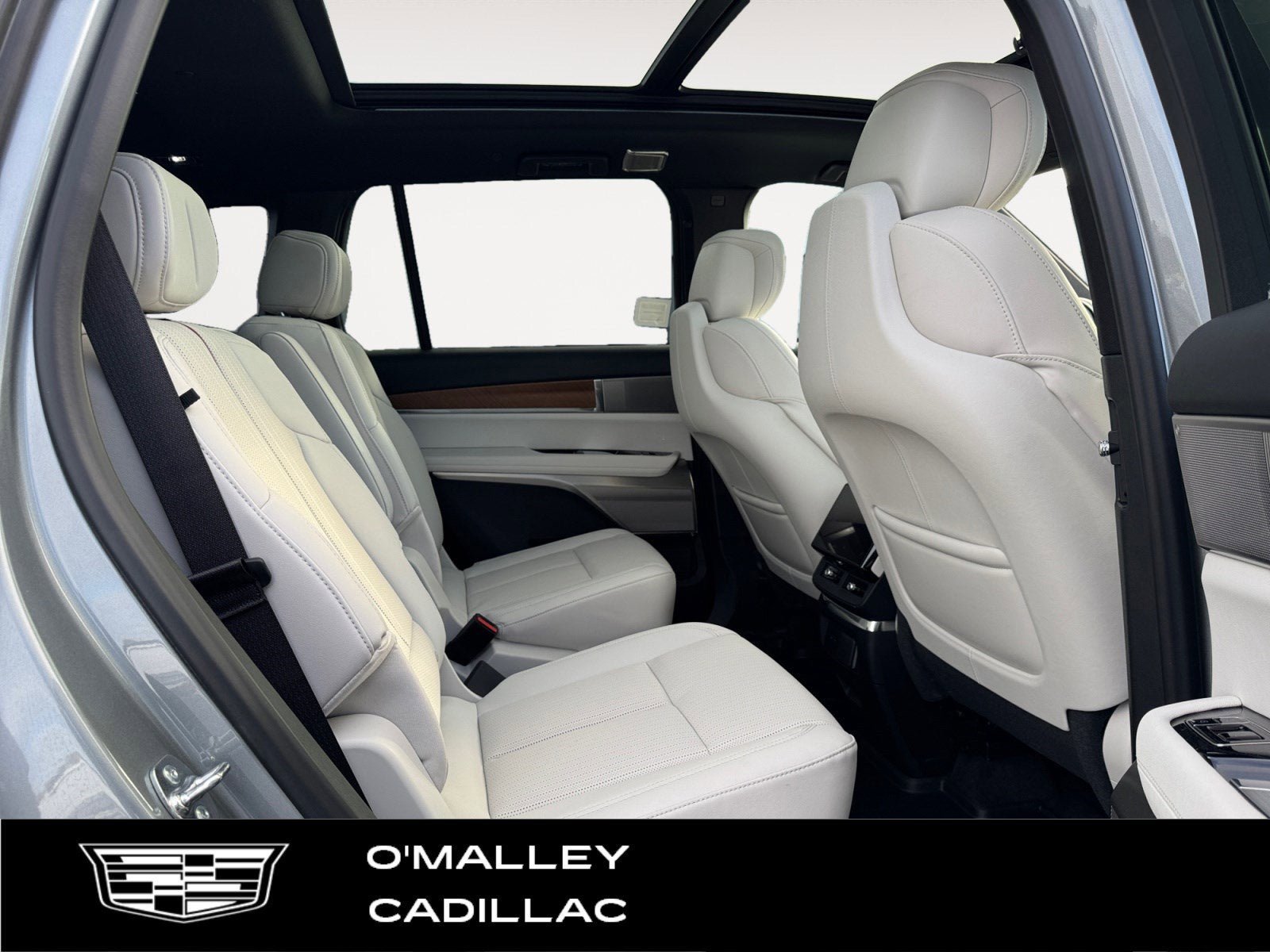 New 2026 Cadillac Vistiq Sport w/ LPO, Floor Liner Package image 13