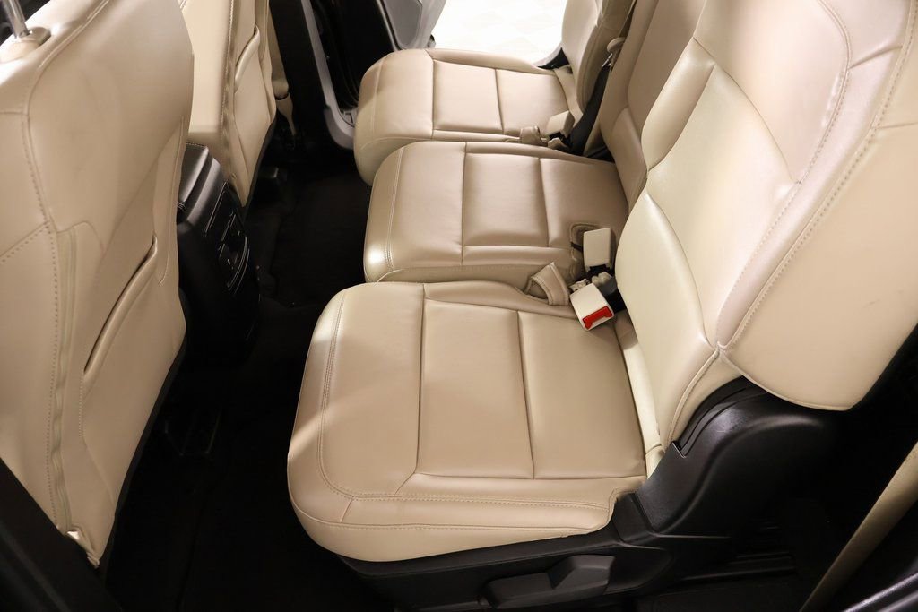 Used 2023 Ford Explorer XLT w/ Equipment Group 202A image 12