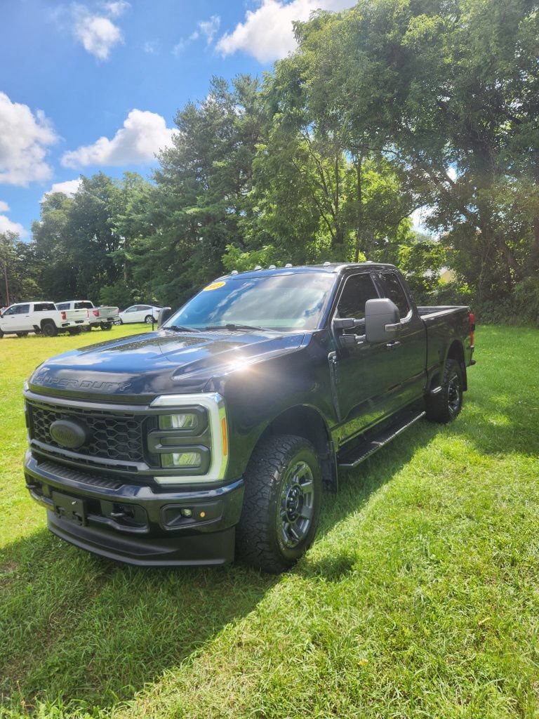 Used 2023 Ford F250 XLT w/ XLT Premium Package AWD/4WD image 1