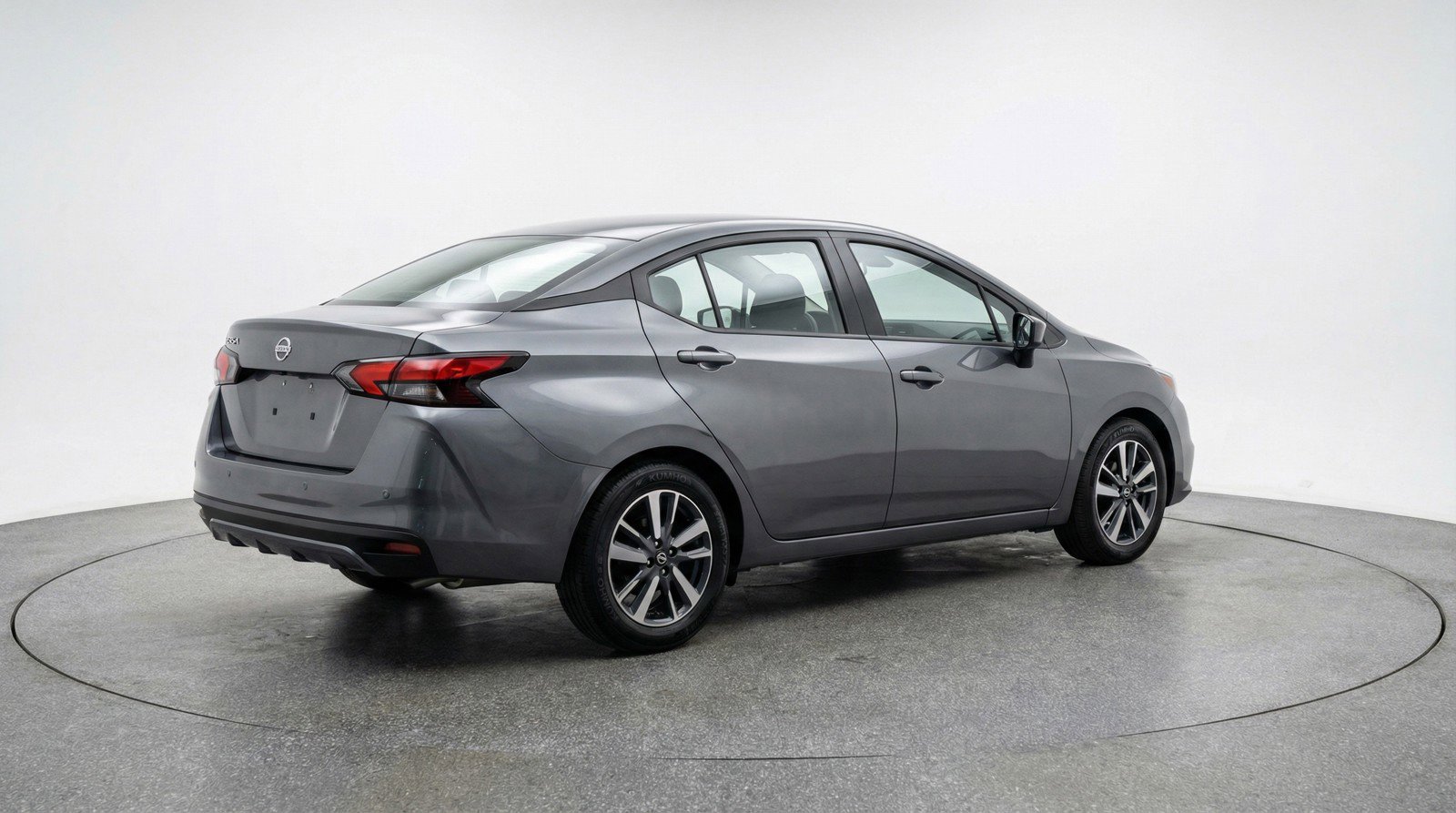 Used 2025 Nissan Versa SV image 9