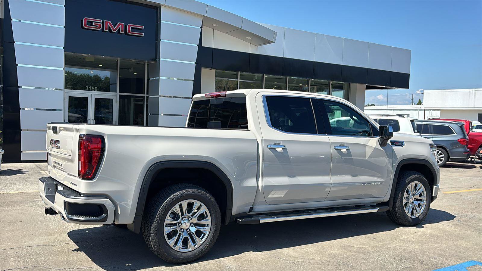 New 2026 GMC Sierra 1500 Denali AWD/4WD image 8