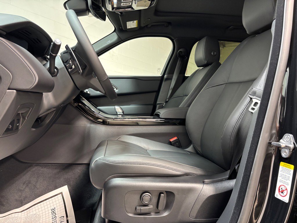 New 2026 Land Rover Range Rover Velar Dynamic SE image 22