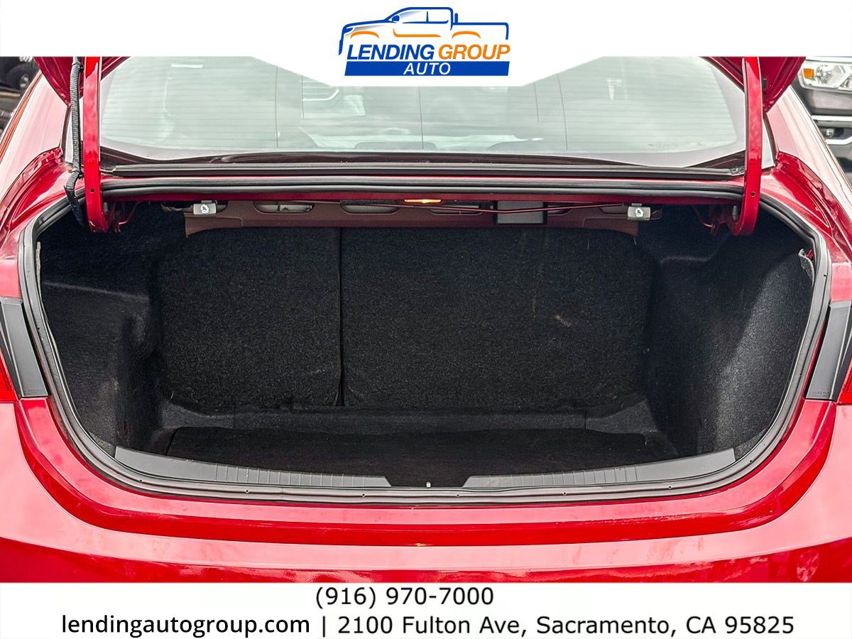 Used 2017 Chevrolet Malibu LT FWD image 25