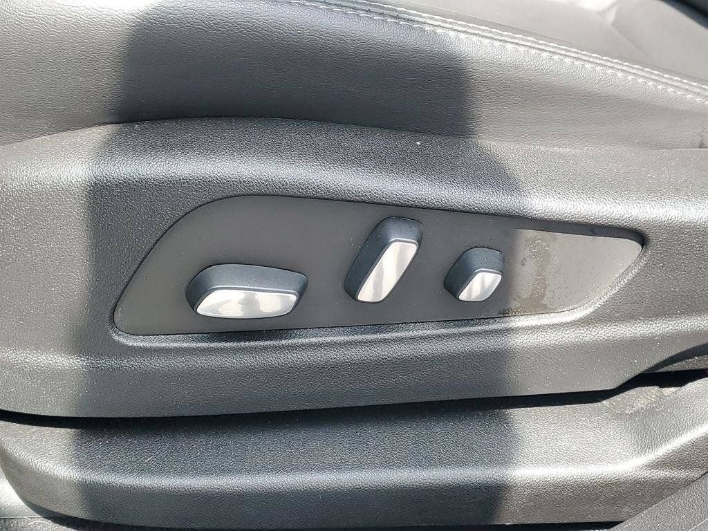 Used 2023 Cadillac XT5 Premium Luxury w/ LPO, Floor Liner Package FWD image 6