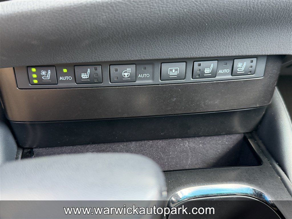 Used 2023 Lexus ES 300h Ultra Luxury w/ Accessory Package (Z1) FWD image 8