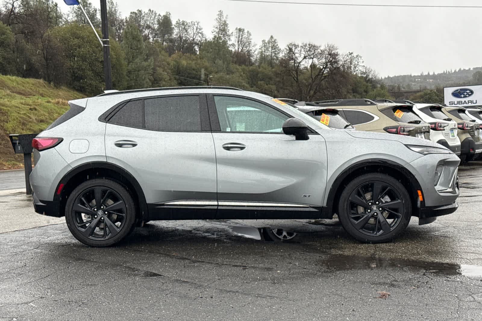 Used 2025 Buick Envision Sport Touring AWD/4WD image 3