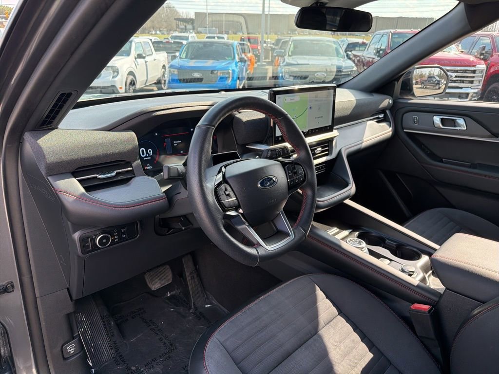 Certified 2025 Ford Explorer ST-Line w/ ST-Line Street Pack image 11