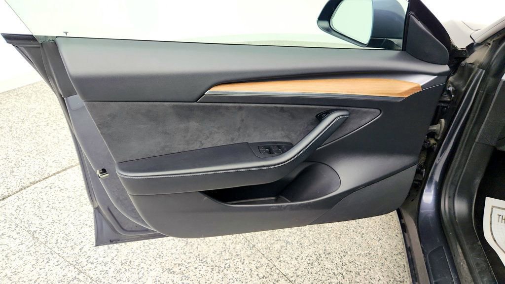 Used 2021 Tesla Model 3 Standard Range Plus RWD image 11