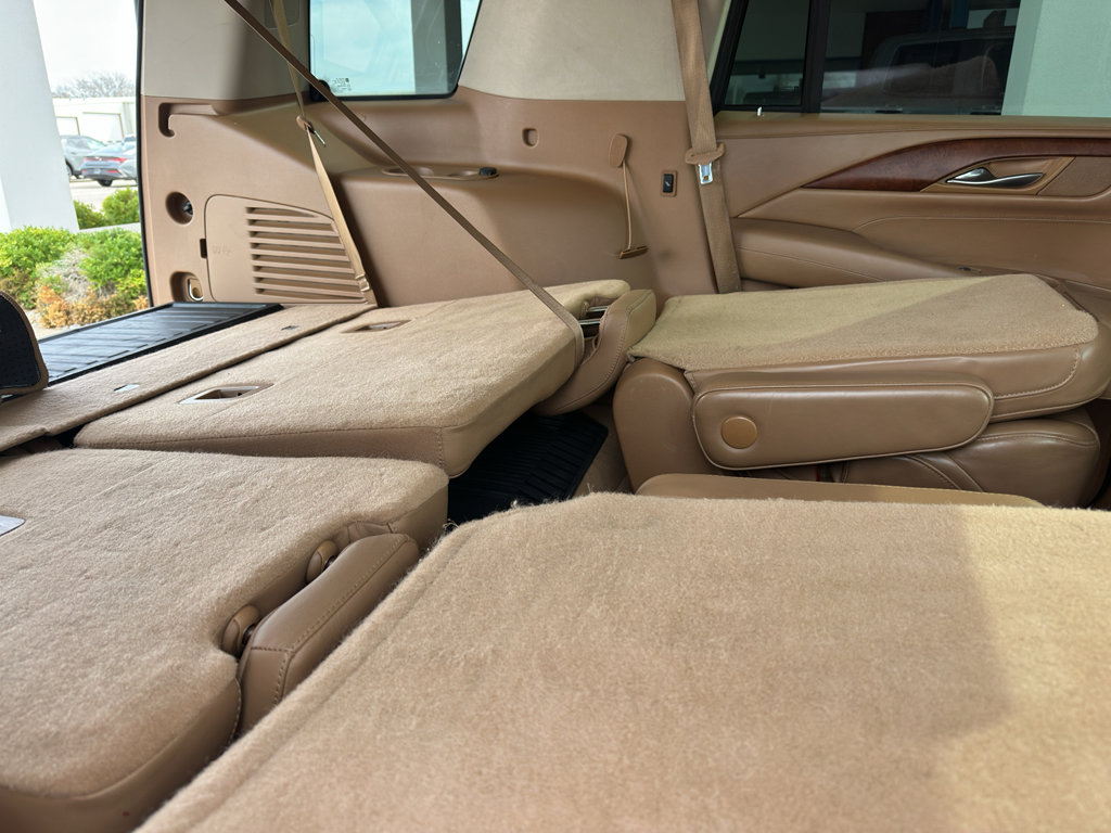 Used 2016 Cadillac Escalade Platinum image 39