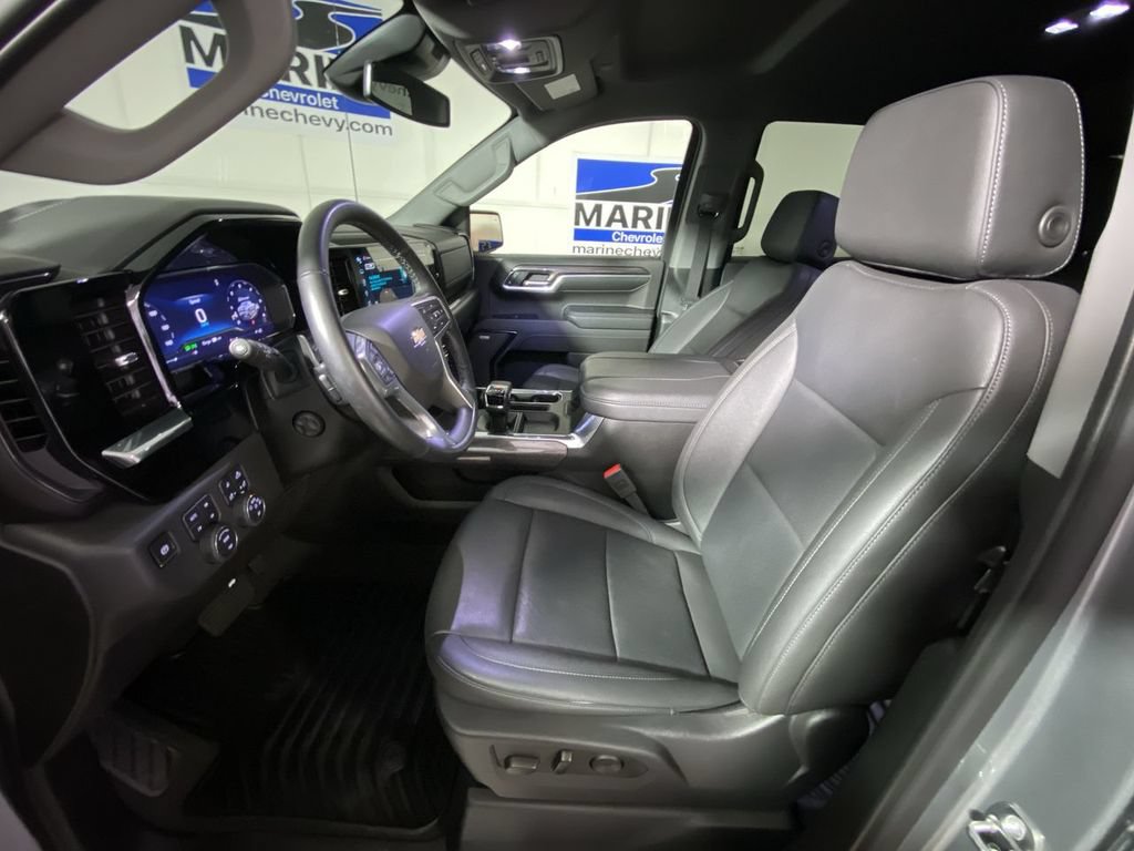 Used 2024 Chevrolet Silverado 1500 LTZ w/ LTZ Convenience Package II AWD/4WD image 24