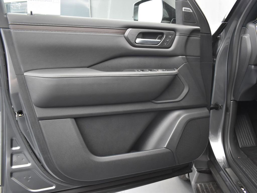 New 2025 Nissan Armada SL w/ Convenience Package image 29