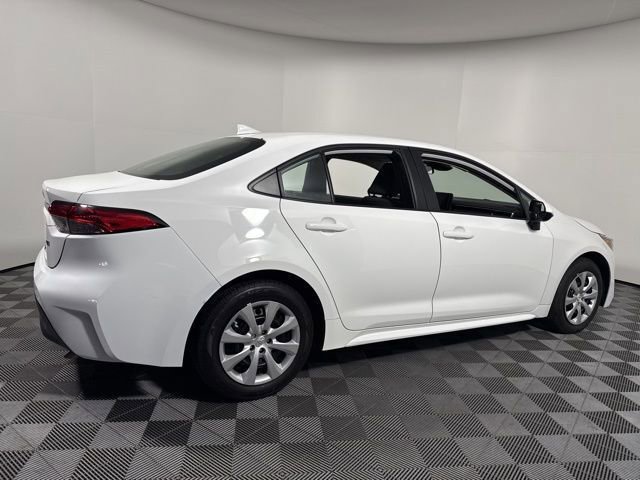 Used 2024 Toyota Corolla LE FWD image 8