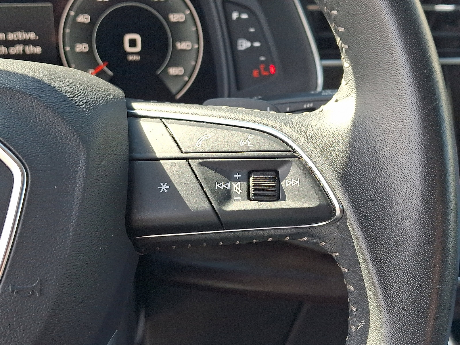Used 2019 Audi Q8 Premium Plus AWD/4WD image 24