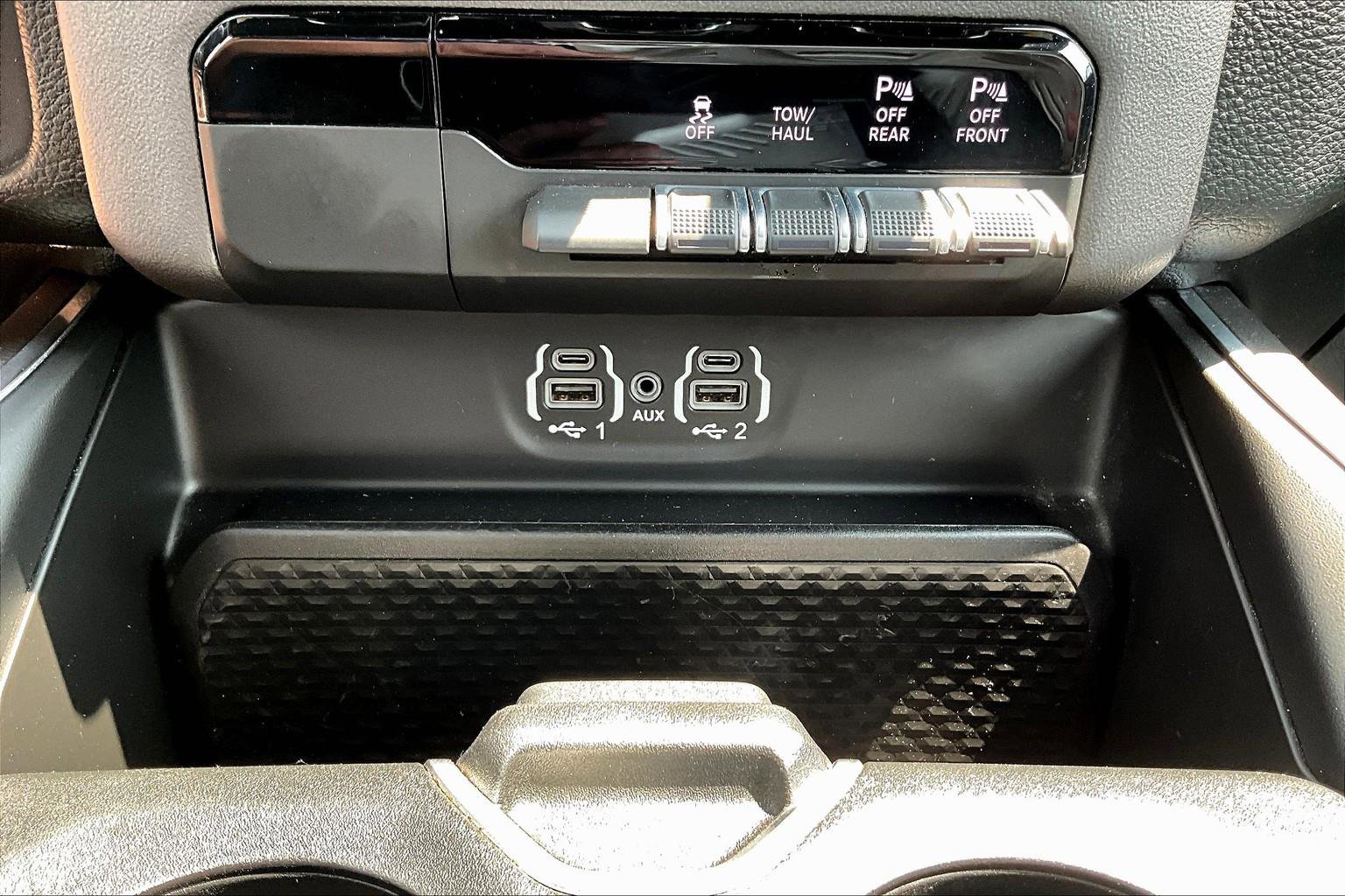 Used 2022 RAM 1500 Laramie w/ Sport Appearance Package image 14