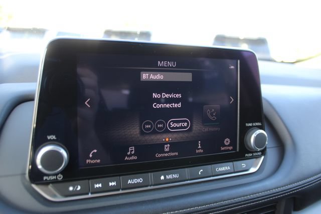 Used 2025 Nissan Rogue SV FWD image 23