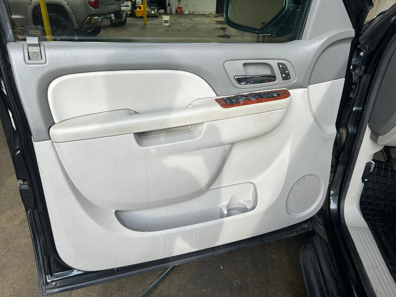 Used 2012 Chevrolet Suburban LT w/ Luxury Package image 13