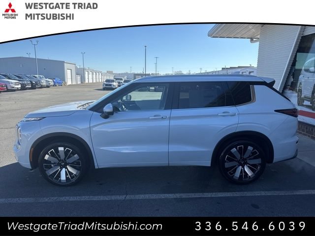 New 2026 Mitsubishi Outlander SEL FWD image 5