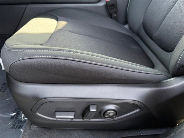 New 2025 Jeep Grand Cherokee L Laredo image 32