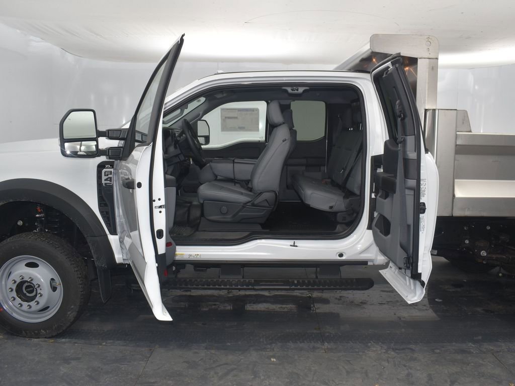 New 2026 Ford F450 XL w/ XL Chrome Package image 2