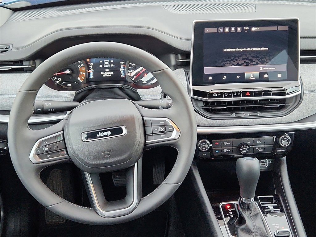 Used 2024 Jeep Compass Latitude image 17