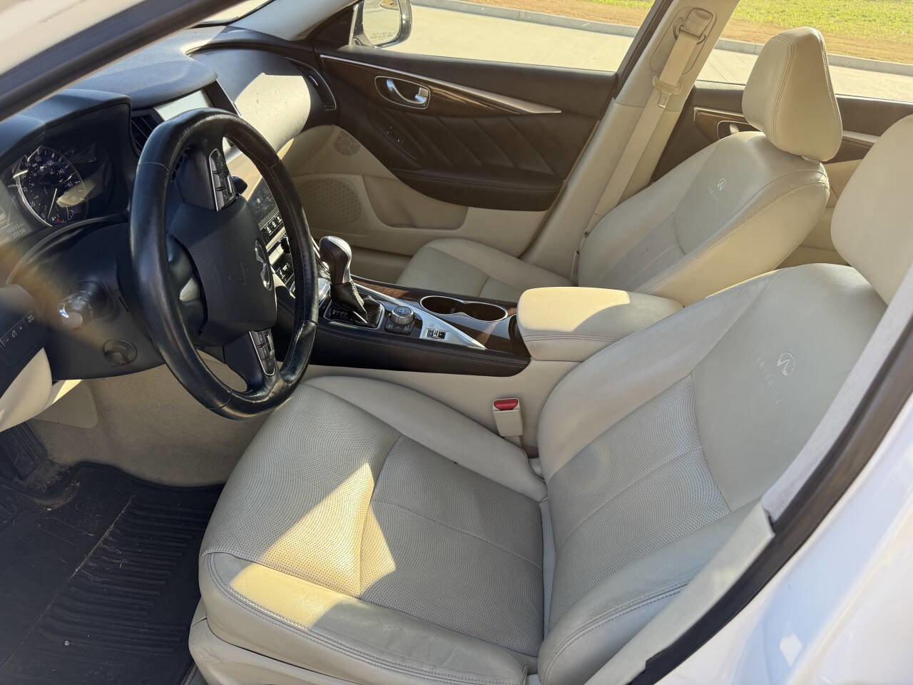 Used 2014 INFINITI Q50 Premium w/ Technology Package image 13