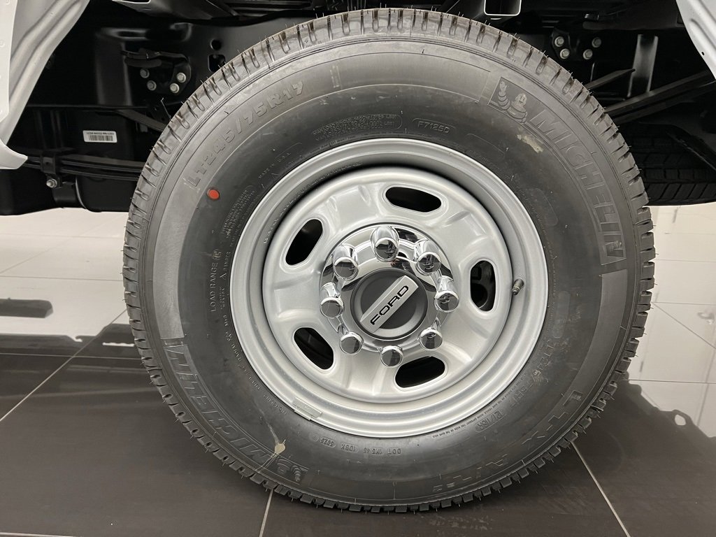New 2026 Ford F350 XL w/ XL Chrome Package image 7