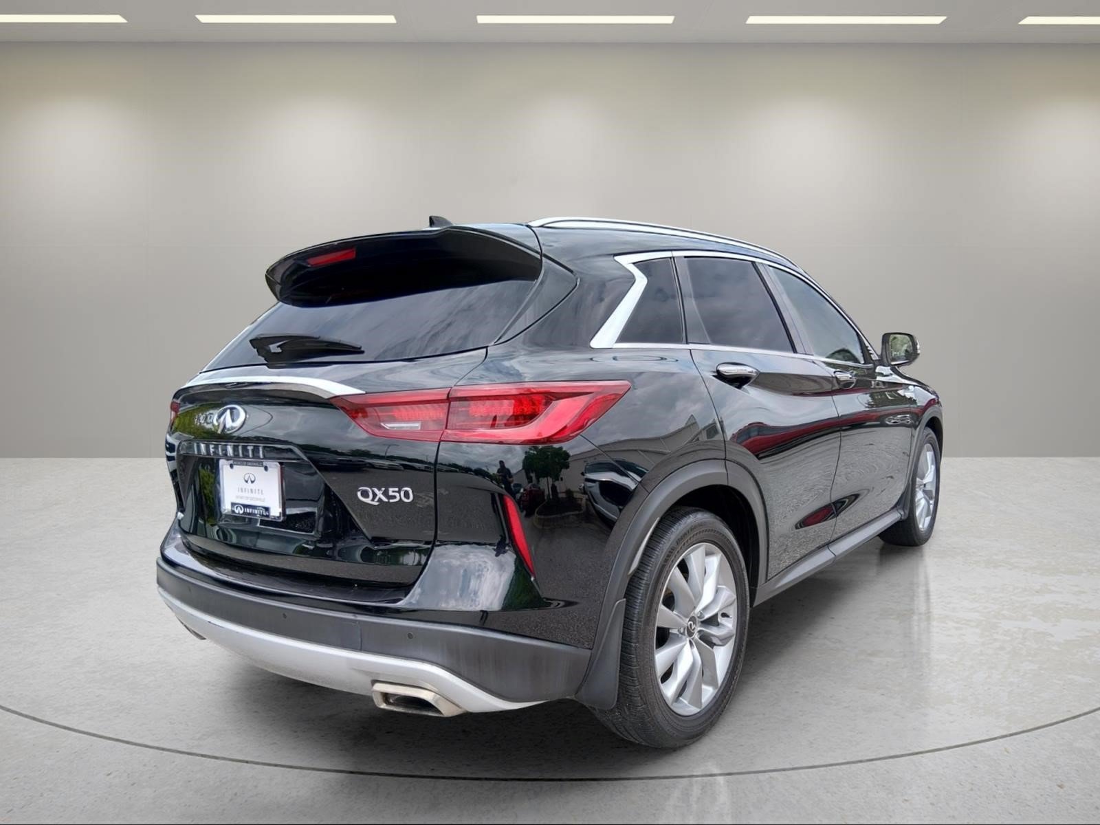 Used 2022 INFINITI QX50 Essential AWD/4WD image 5