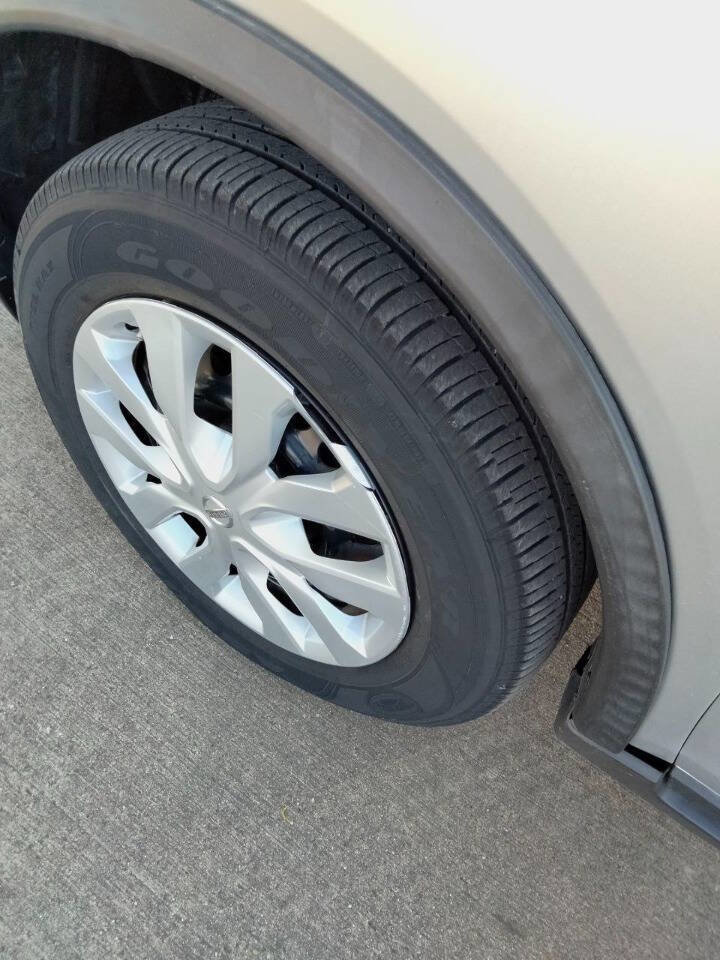 Used 2018 Nissan Rogue SV image 27