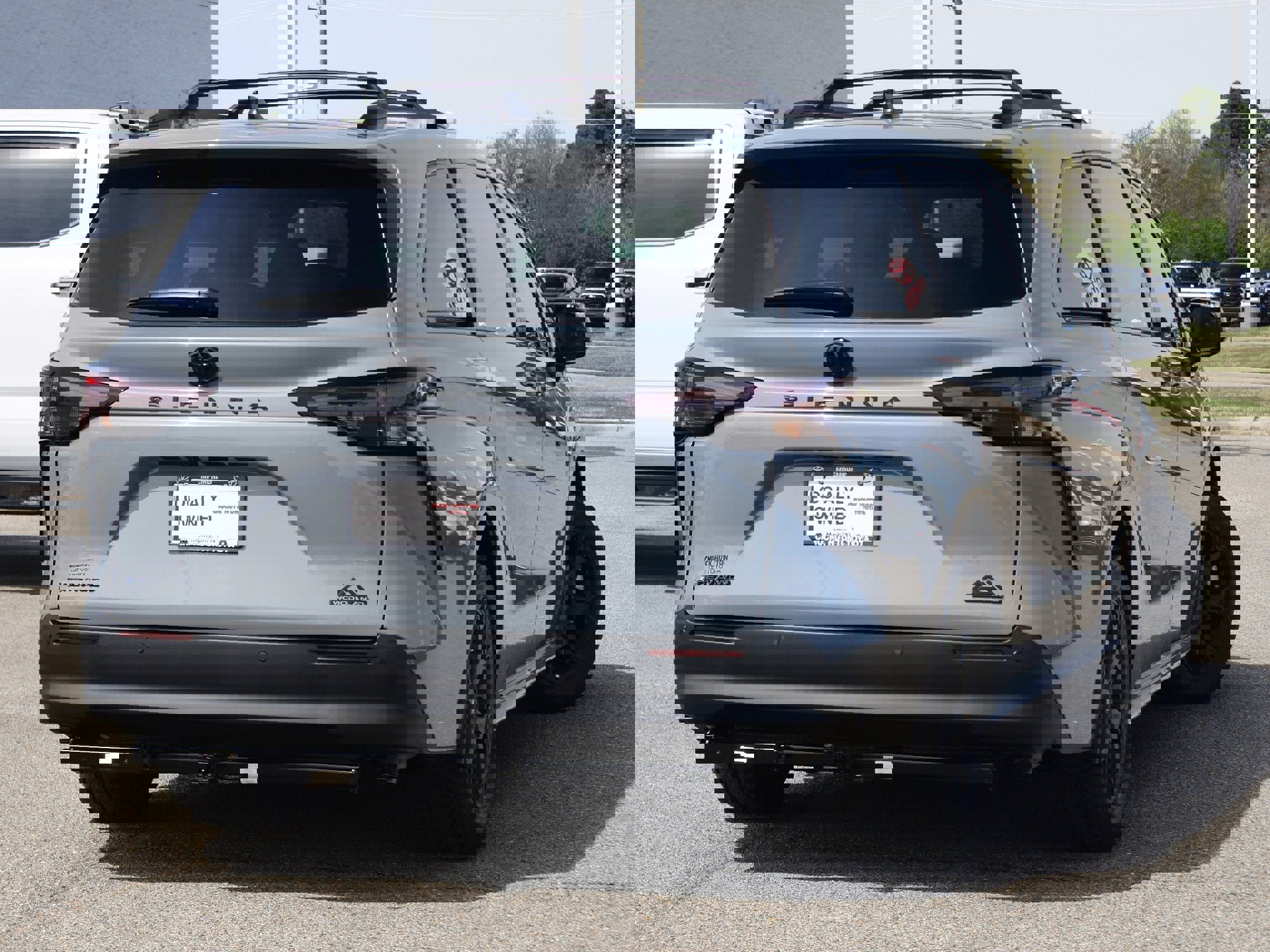 Used 2026 Toyota Sienna XLE Woodland Edition image 33