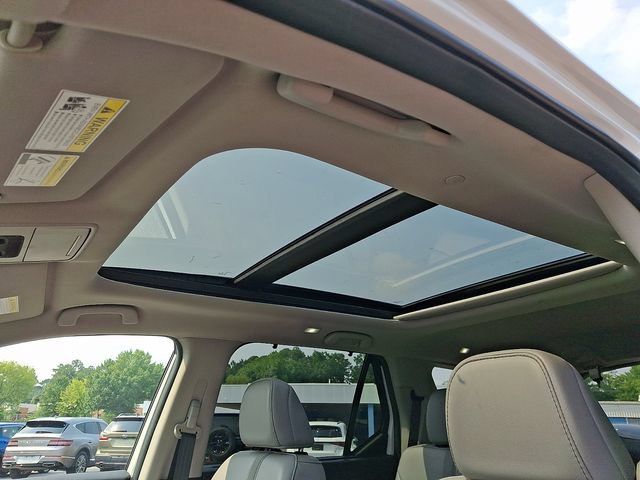 Used 2025 Honda Pilot Touring image 17