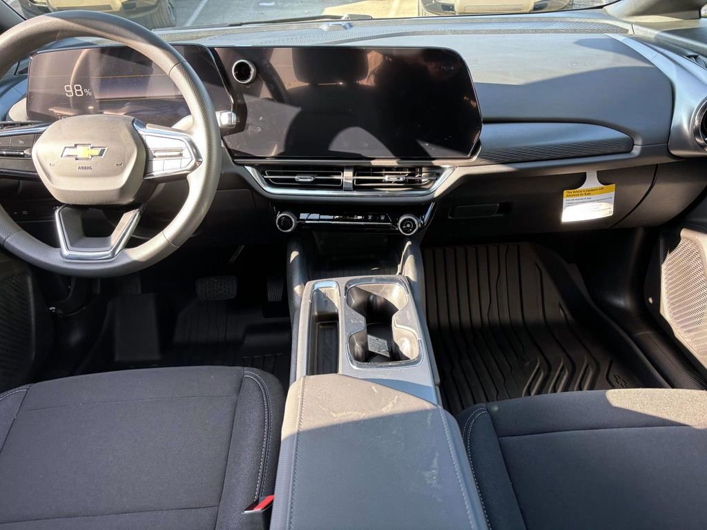 Used 2026 Chevrolet Equinox EV LT image 28