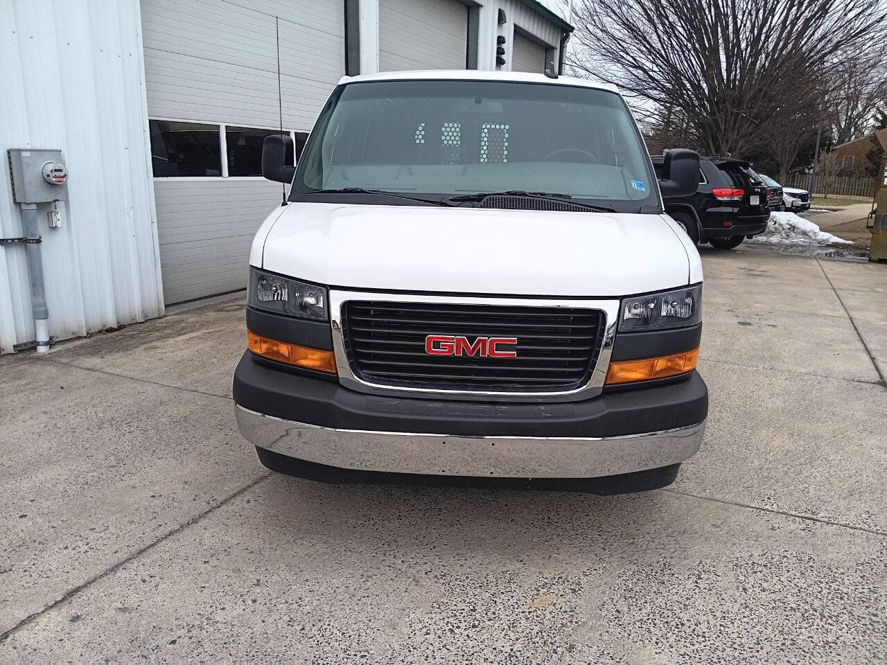 Used 2024 GMC Savana 2500 w/ Driver Convenience Package image 2