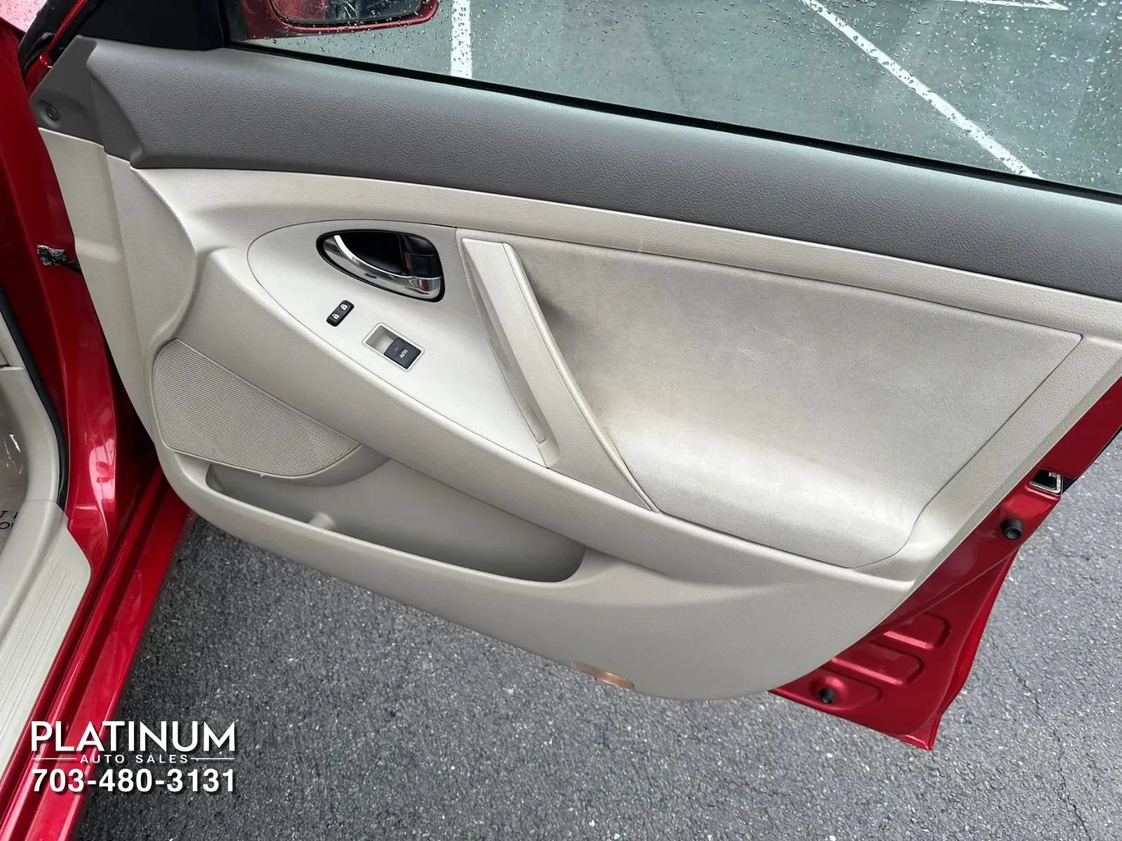 Used 2011 Toyota Camry LE FWD image 13