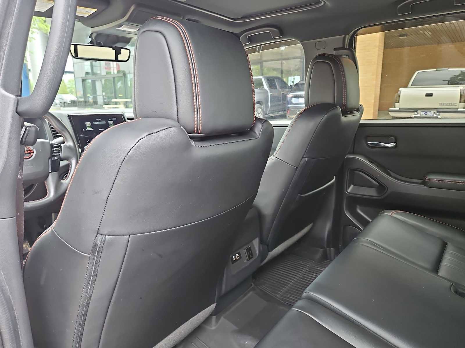 Used 2023 Nissan Frontier PRO-4X w/ Pro-4X Premium Package AWD/4WD image 19