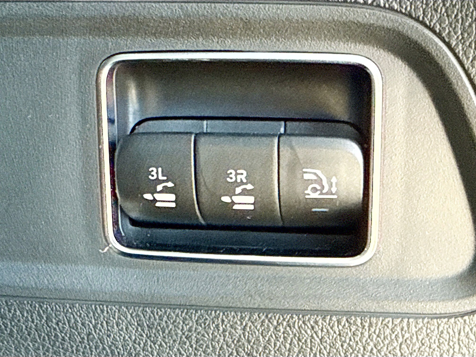 Used 2021 Mercedes-Benz GLS 450 4MATIC image 13