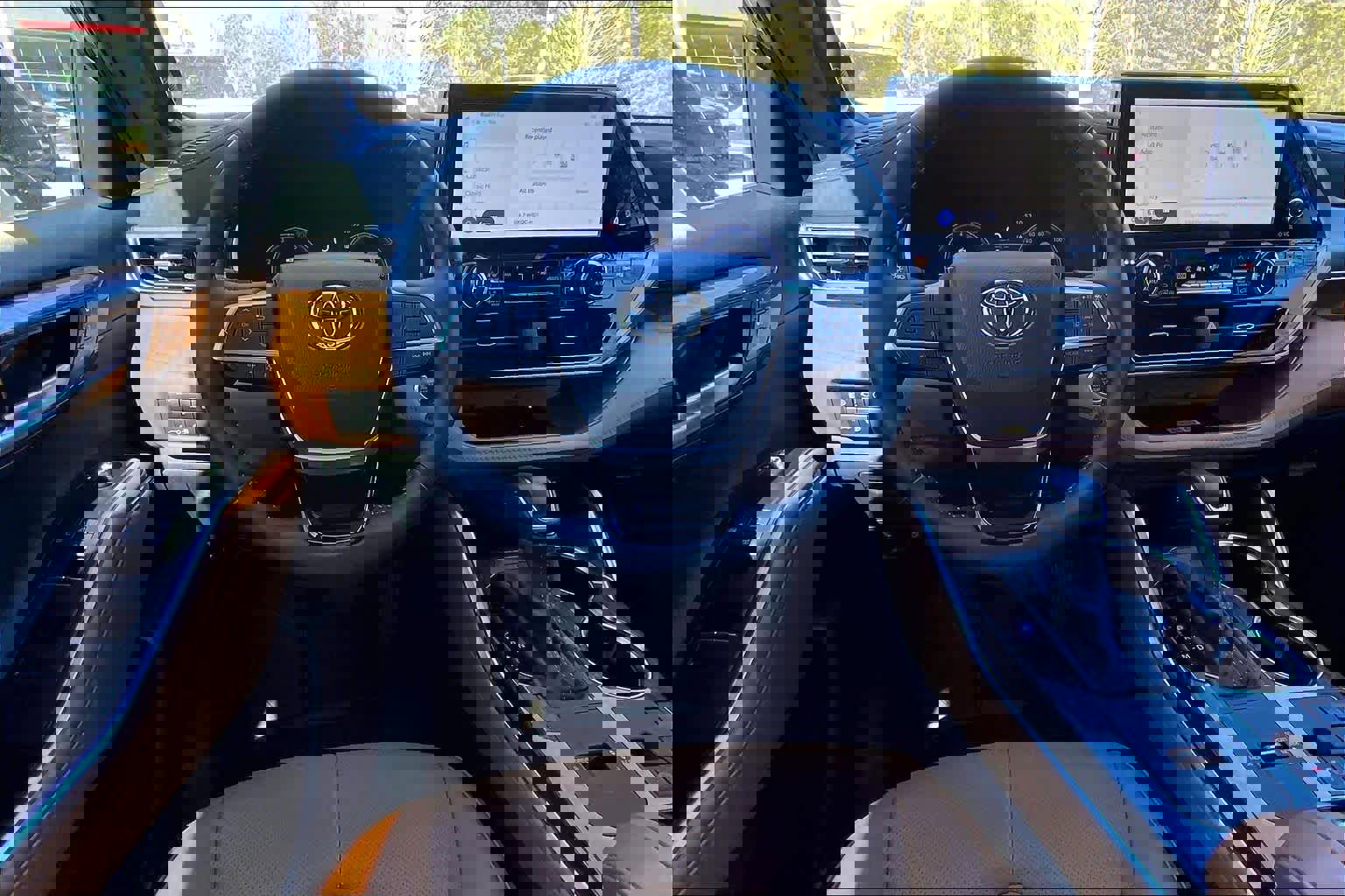 Used 2024 Toyota Highlander Platinum image 6