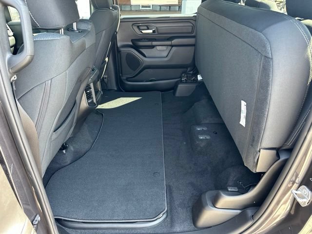 New 2026 RAM 1500 Express AWD/4WD image 32