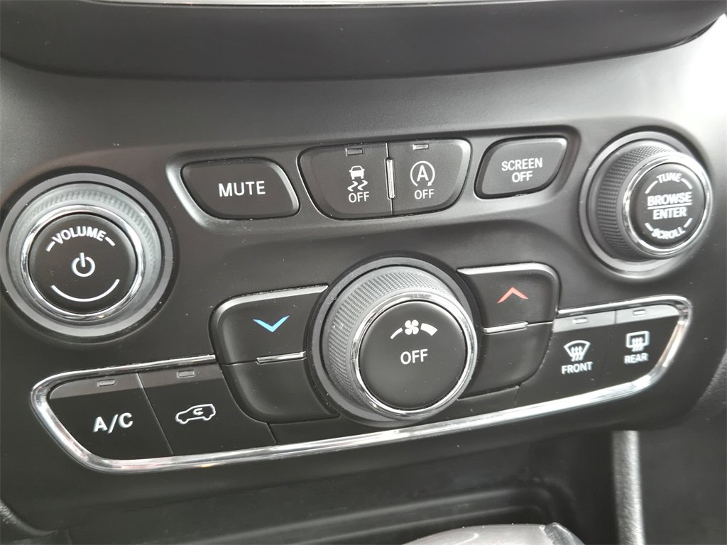 Used 2022 Jeep Cherokee Latitude image 14