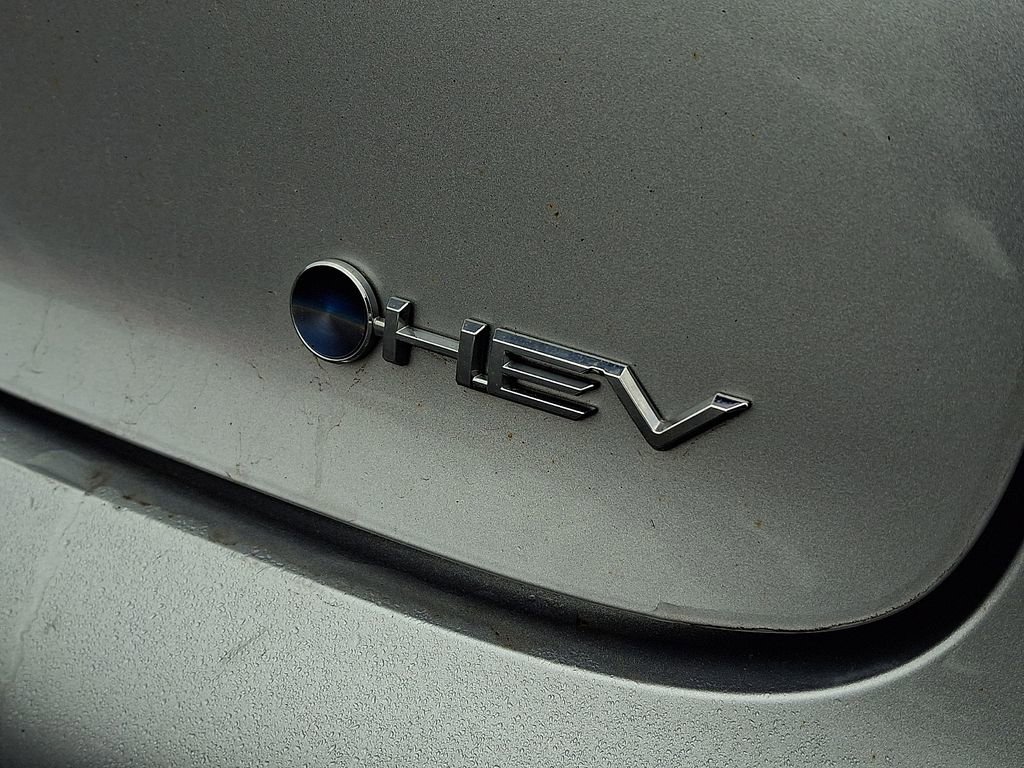 Used 2023 Toyota Prius LE image 30