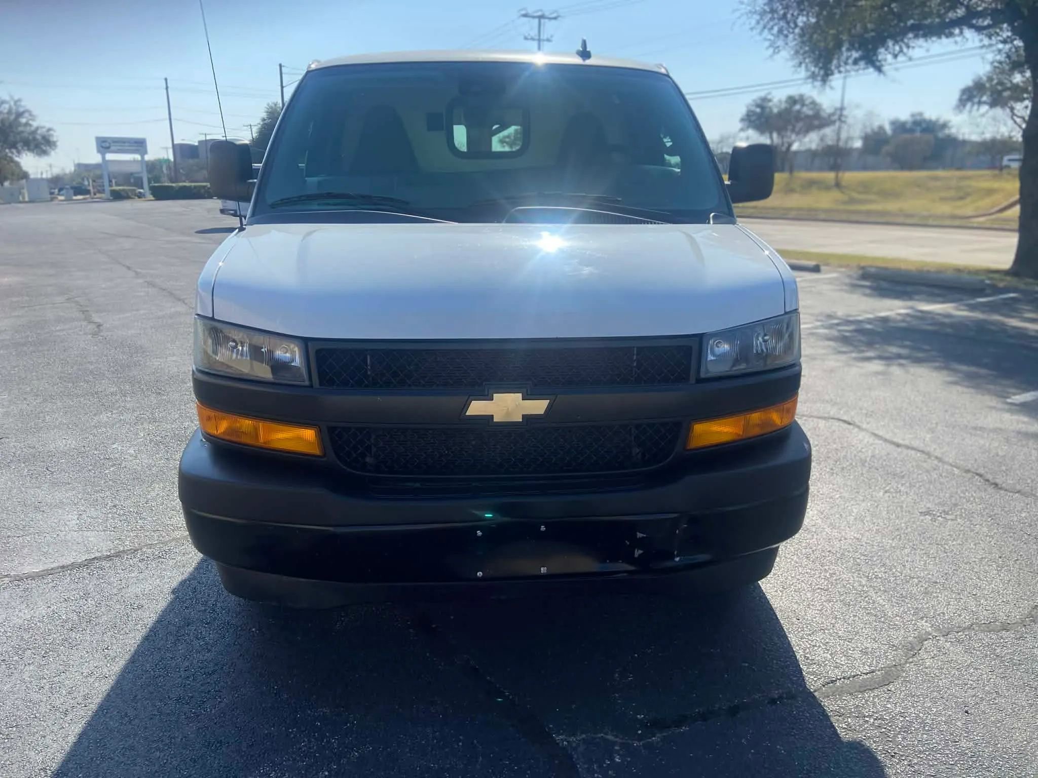 Used 2019 Chevrolet Express 2500 image 2