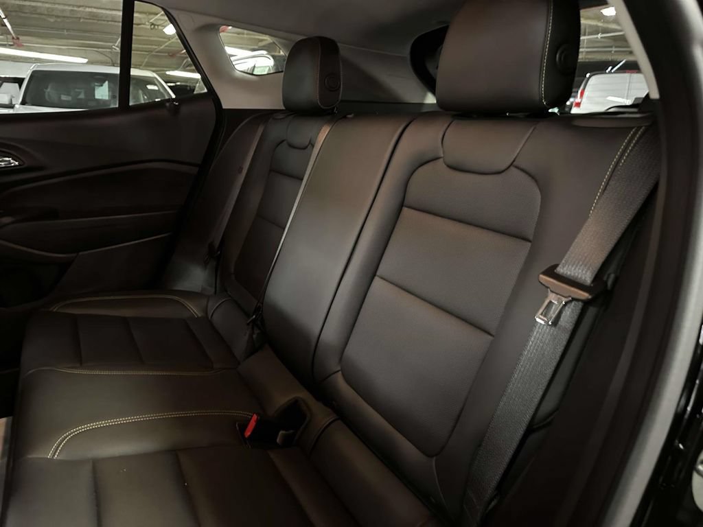 Used 2024 Chevrolet Trax ACTIV FWD image 15