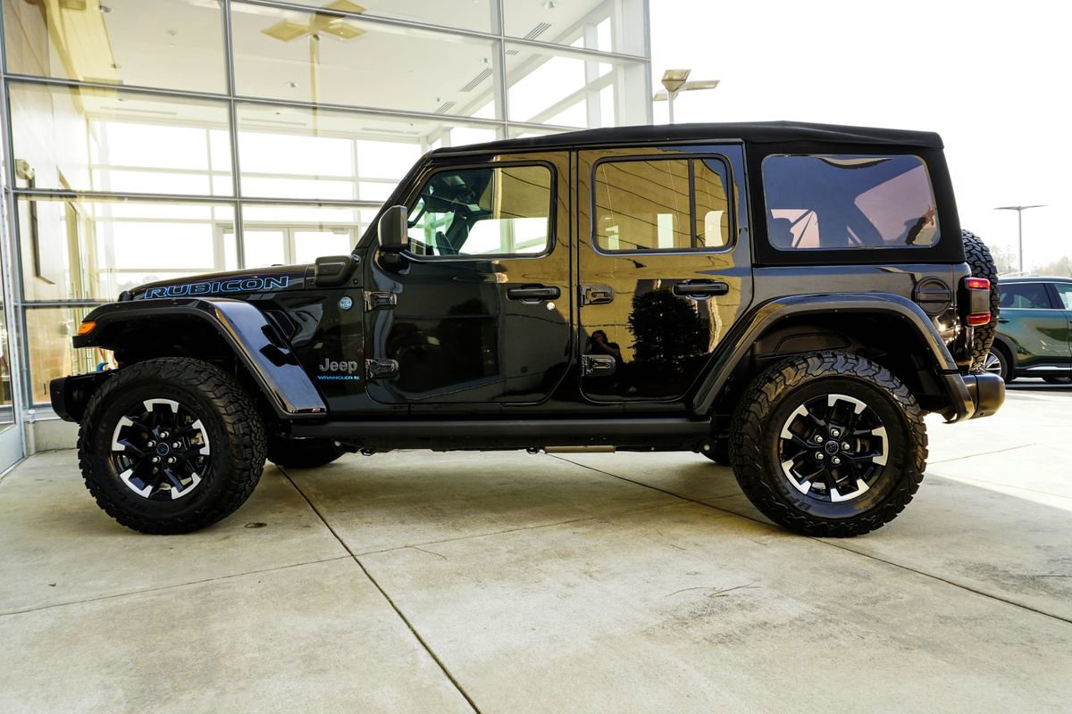 Used 2024 Jeep Wrangler Unlimited Rubicon 4xe image 9