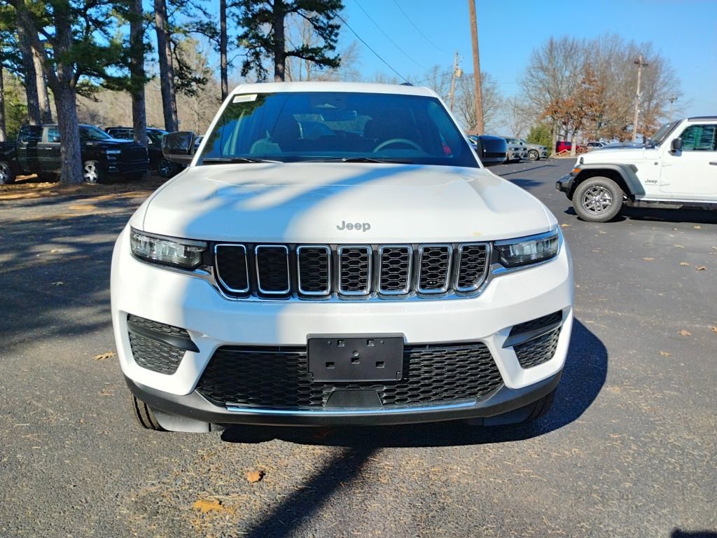 New 2025 Jeep Grand Cherokee Laredo w/ Trailer Tow Package image 2
