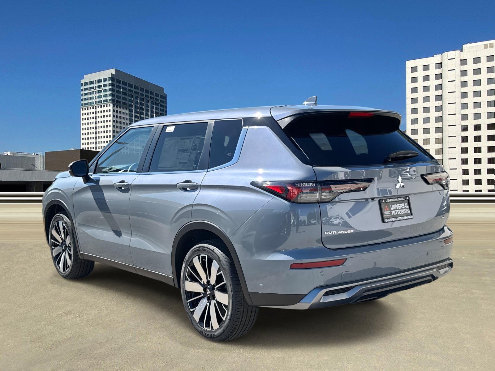 New 2026 Mitsubishi Outlander SE AWD/4WD image 3
