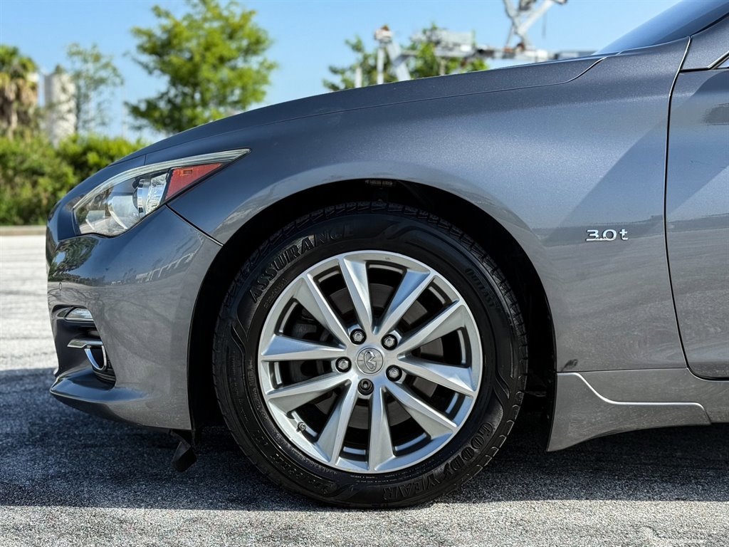 Used 2016 INFINITI Q50 3.0t Premium w/ Driver Assistance Package AWD/4WD image 9