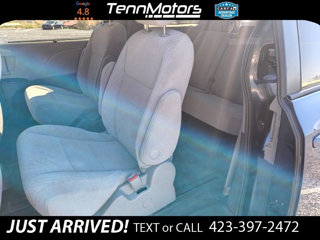 Used 2017 Toyota Sienna LE image 10