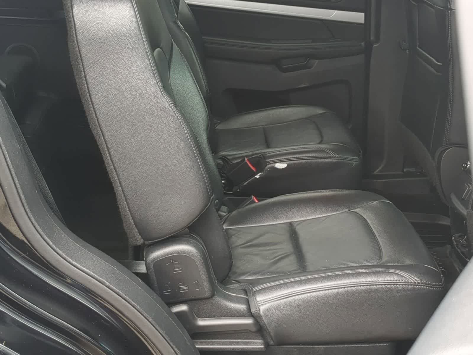 Used 2016 Ford Explorer XLT w/ Equipment Group 202A AWD/4WD image 20