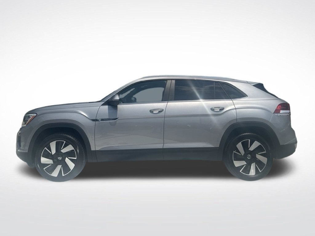 Used 2025 Volkswagen Atlas Cross Sport SE FWD image 3