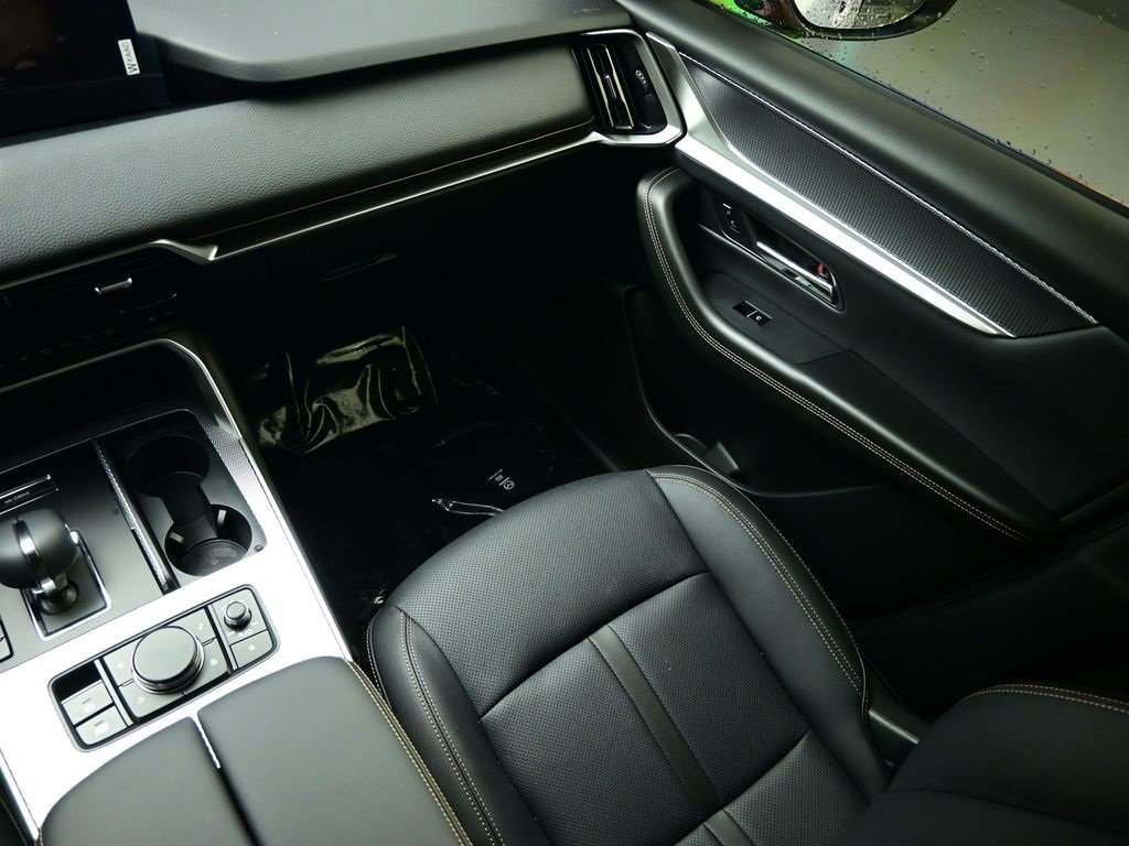 New 2025 MAZDA CX-70 3.3 Turbo w/ Preferred Package image 9